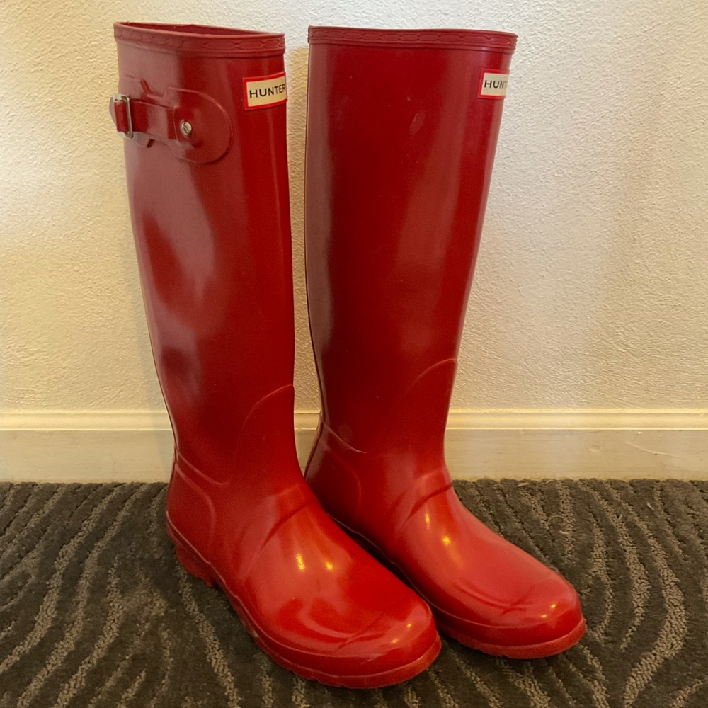 Hunter red tall boots Sz 8M/9F